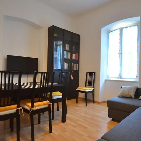 Charming Haven - One Bedroom 度假居 罗维尼