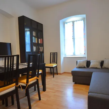 度假居 Charming Haven - One Bedroom 罗维尼
