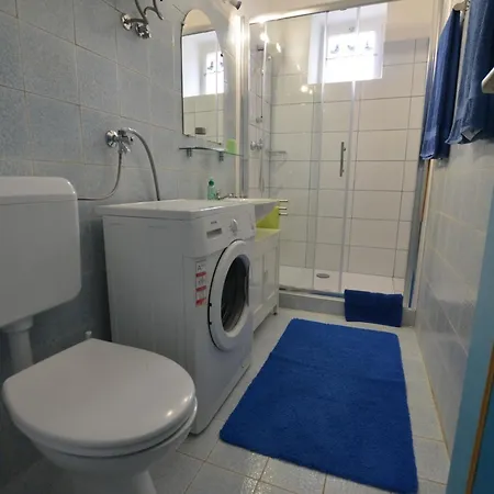 Charming Haven - One Bedroom * 罗维尼